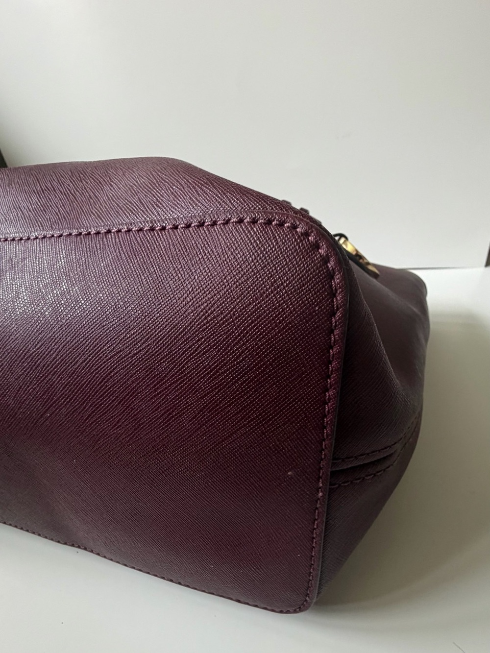 Michael Kors Burgundy Saffiano Leather Jet Set Tote Shoulder Bag - Picture 4 of 7